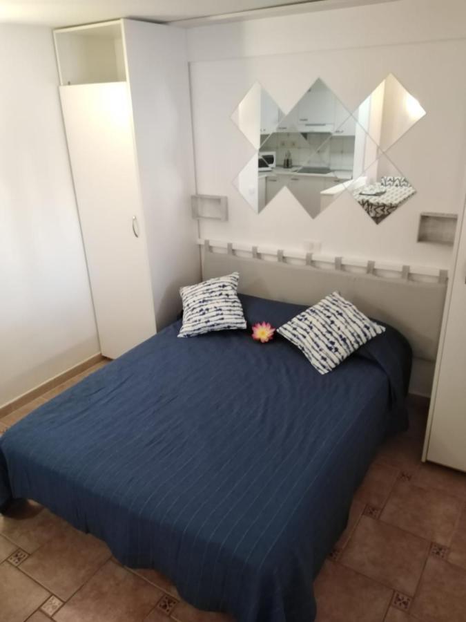 House Lilu - Luminoso Monolocale Lejlighed Arona  Eksteriør billede